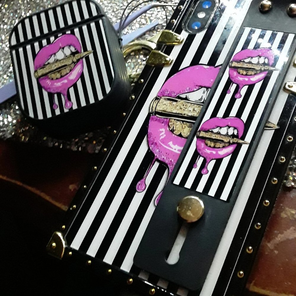 Iphone 10 case & matching ipod case